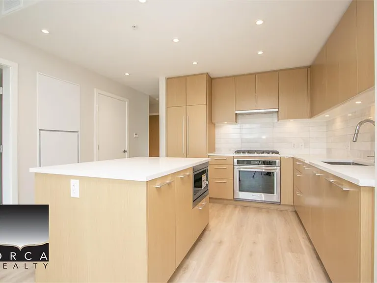 110 E 17th St #302 — Photo 12
