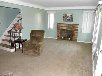 3rd image of 2660 Forestview Ave