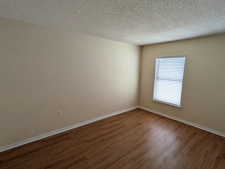 1563 Slash Pine Ct — Photo 9