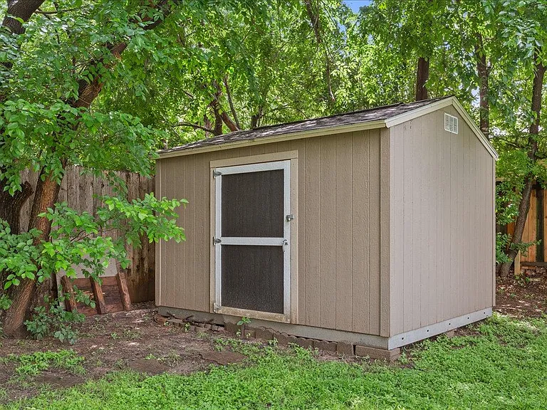804 Ash St — Photo 21