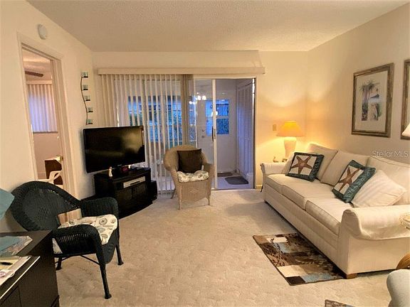 5th image of 13976 Oakwood Ln #B
