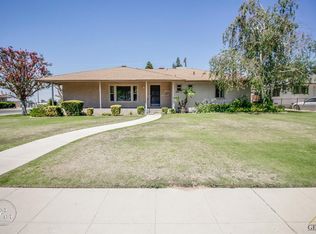 1500 Crestmont Dr, Bakersfield, CA 93306