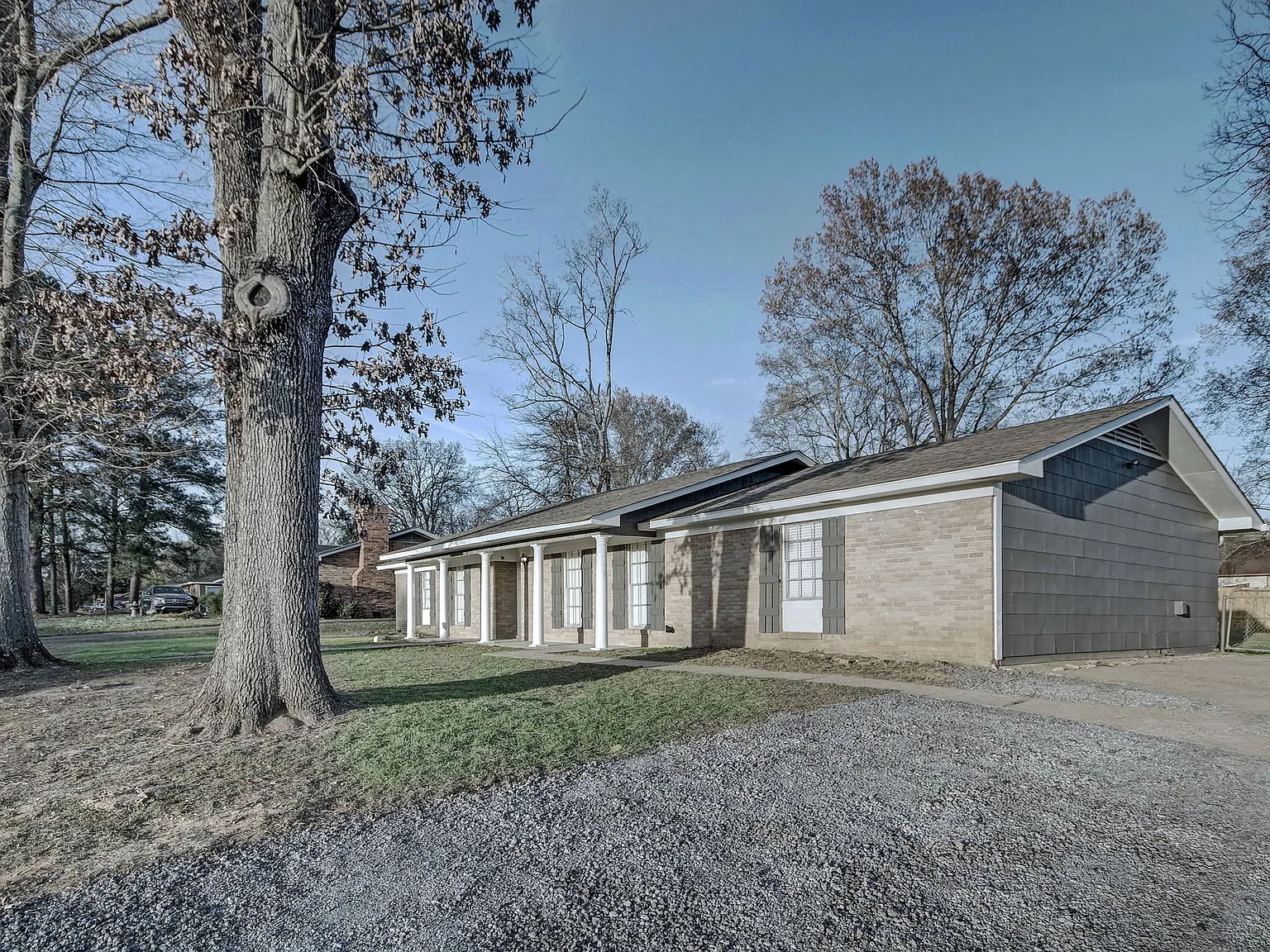 6 bed, 2296 sqft, $6,900 — Photo 2