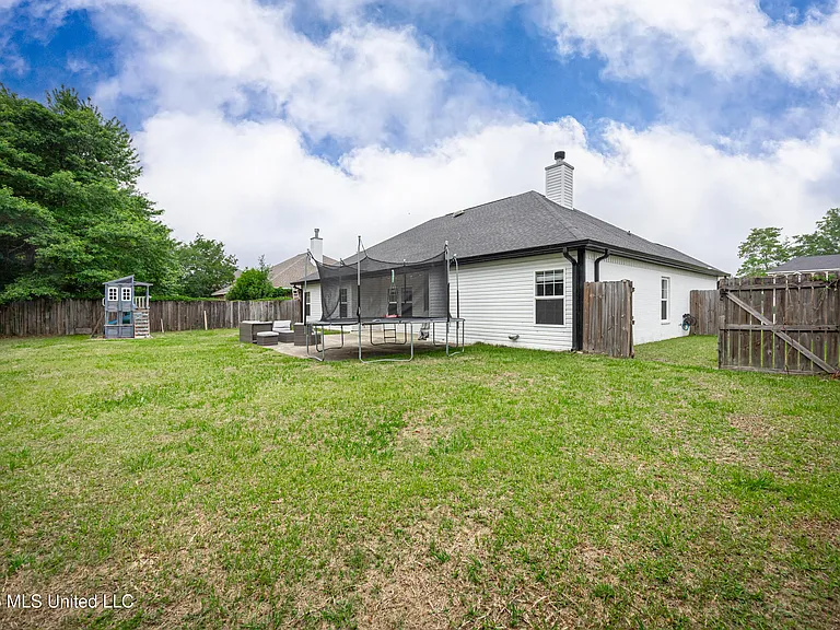 15208 Lisa Dr — Photo 49