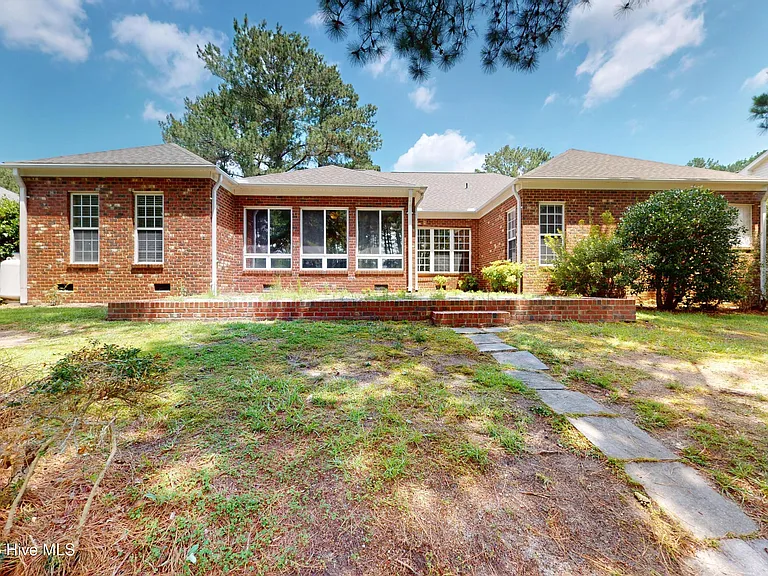 1140 Greenbriar Dr — Photo 31
