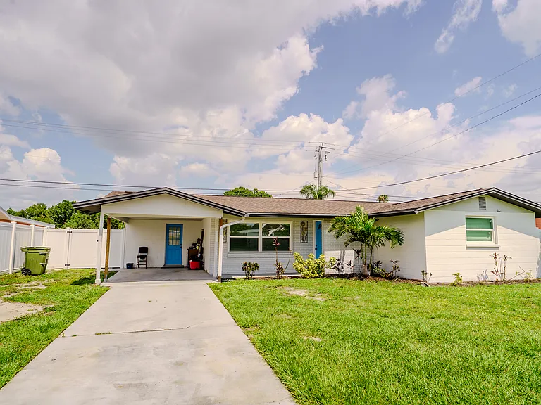 1160 Tarpon Ave — Photo 1