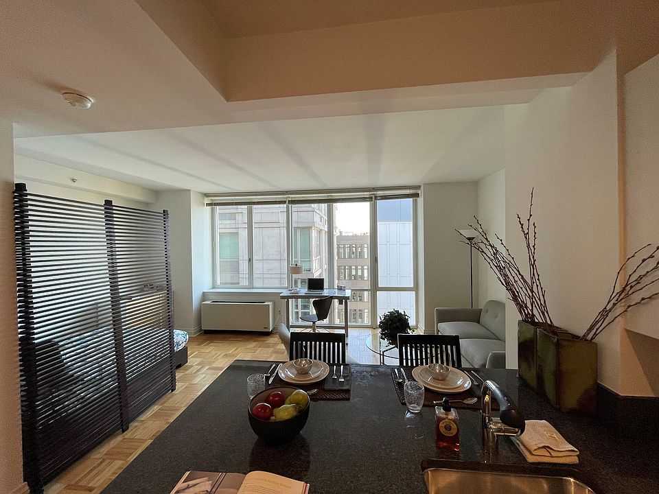 1st image of 1510 Lexington Ave APT 17N