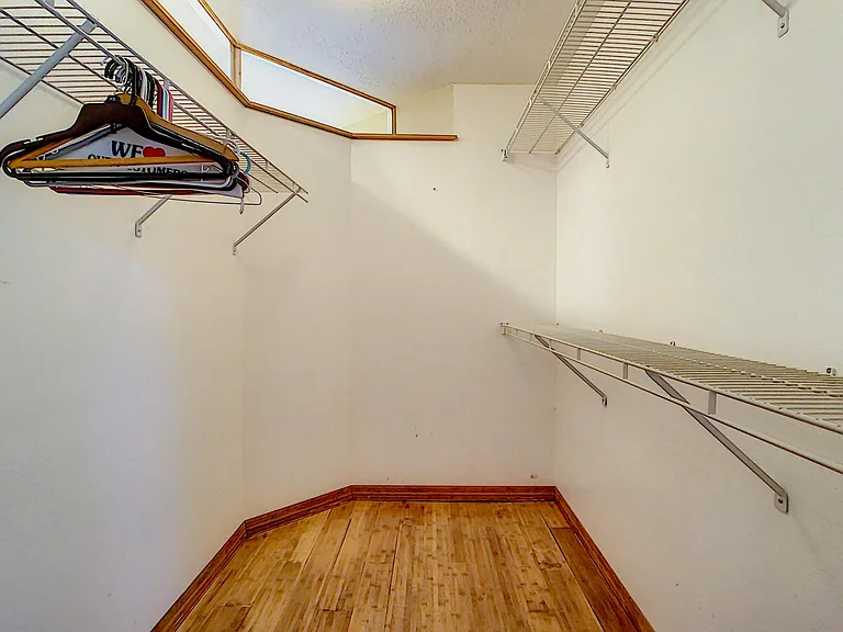 4932 Hidden Oaks Trl — Photo 9