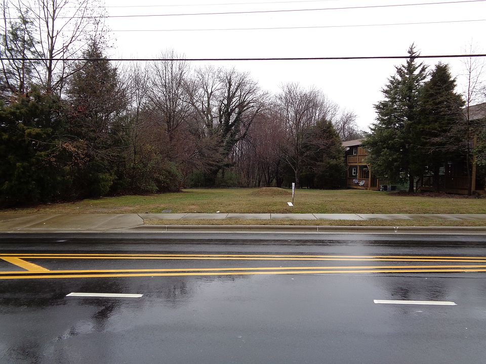 2nd image of 302 S Cherry St