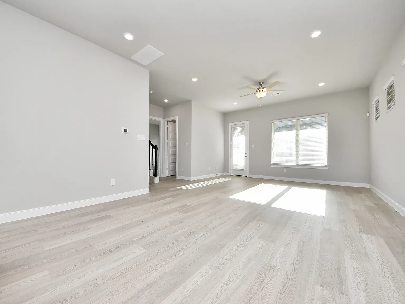 3005 Manor Heights Ln — Photo 4