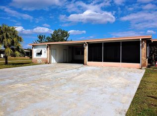 624 Plaza Del Sol, North Fort Myers, FL 33917