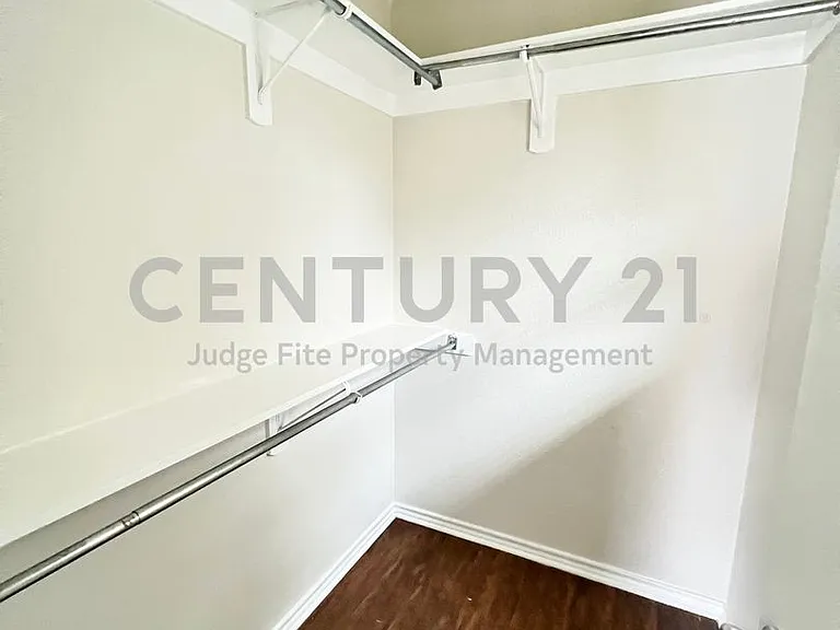 114 Southmanor Ct — Photo 7