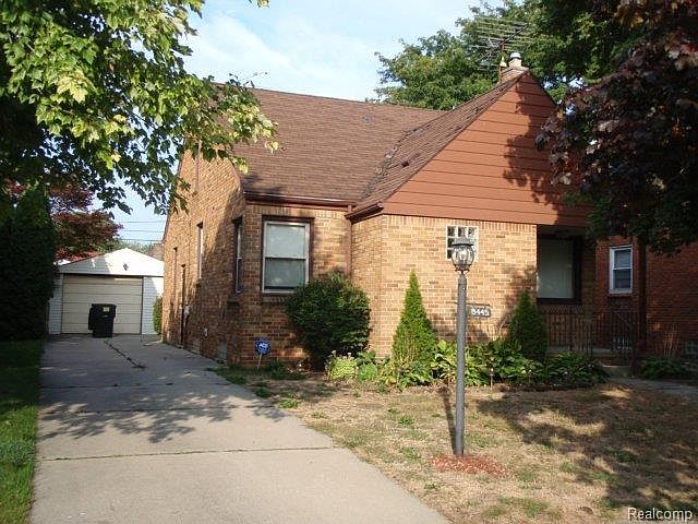 2nd image of 8445 Beaverland
