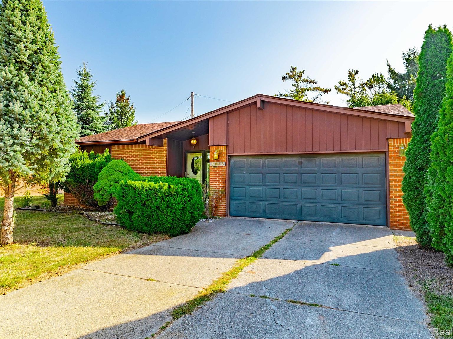 5035 Hillcrest Ct, Trenton, MI 48183 | Zillow