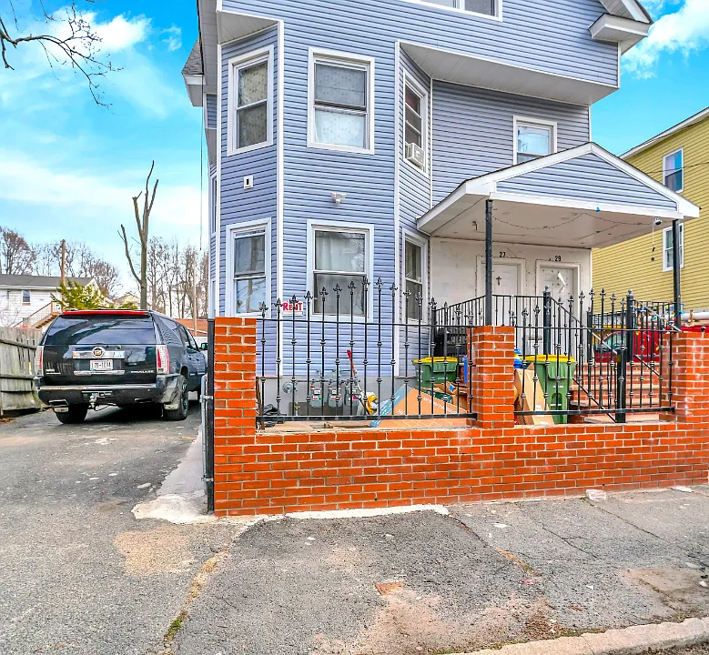 27 Walnut Ave #2