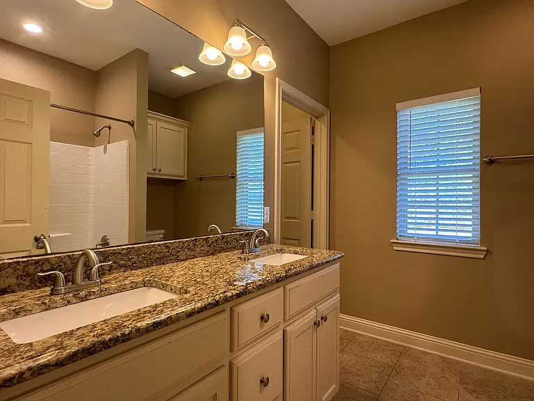 9100 Shadow Oak Dr — Photo 21