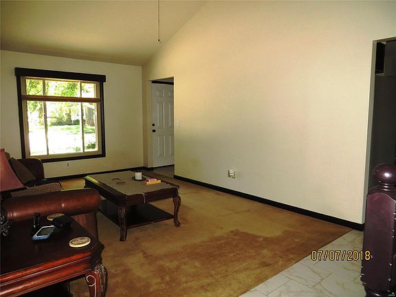 5th image of 1805 Stanford Pl
