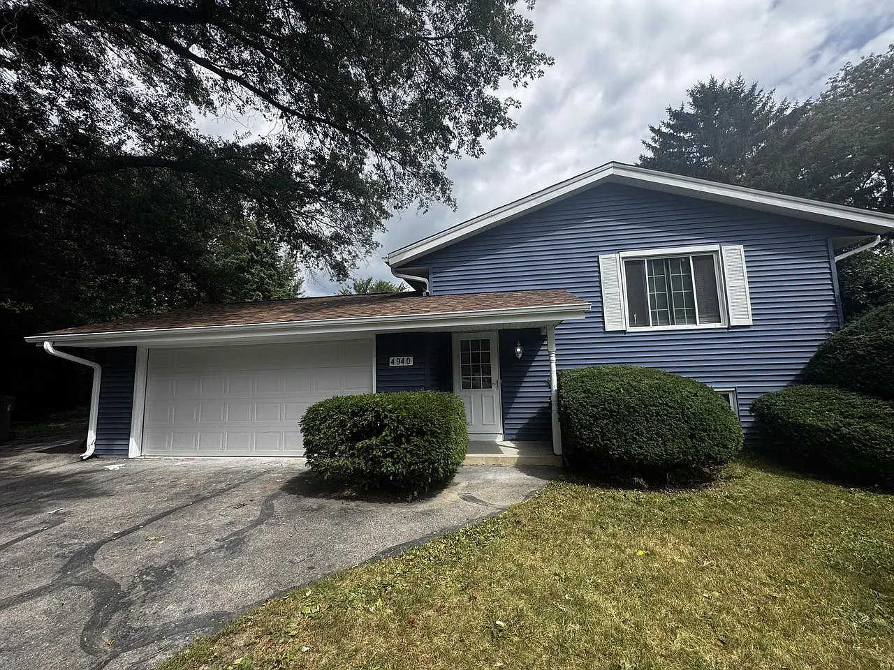 4940 Flambeau DRIVE photo 1