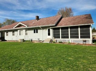 308 2nd St, Henry, IL 61537