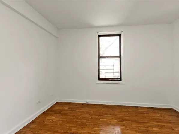 141-05 Pershing Crescent image 4 of 15