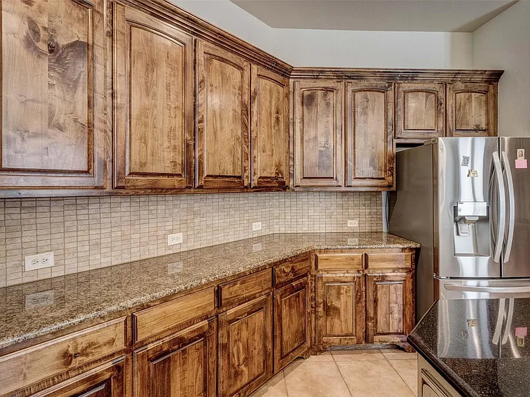 9823 Carriage Hill Ln — Photo 12