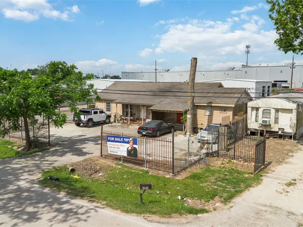 8021 Berwyn Dr, Houston, TX 77037