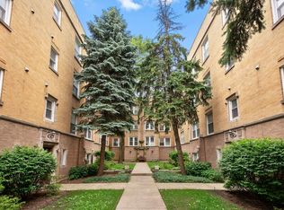 3915 W Addison St APT 1C, Chicago, IL 60618