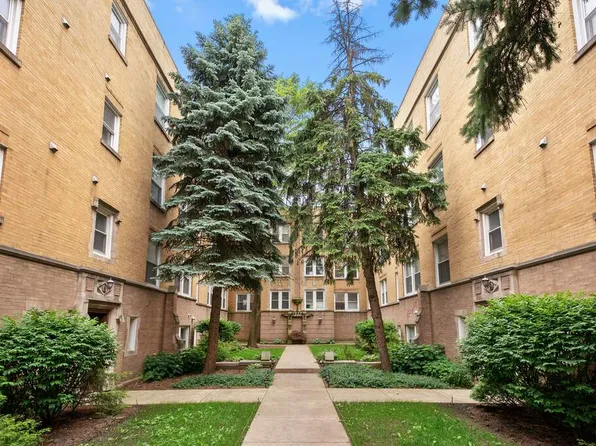3915 W Addison St APT 1C, Chicago, IL 60618