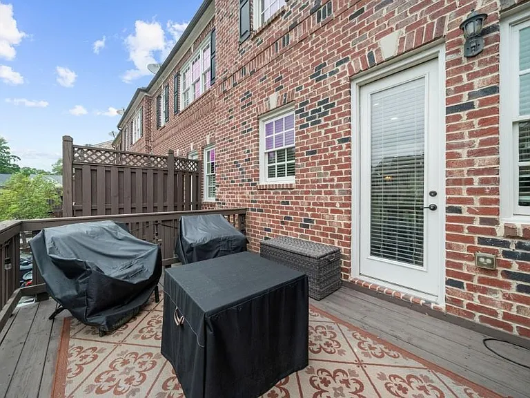 410 Rose Garden Ln — Photo 47