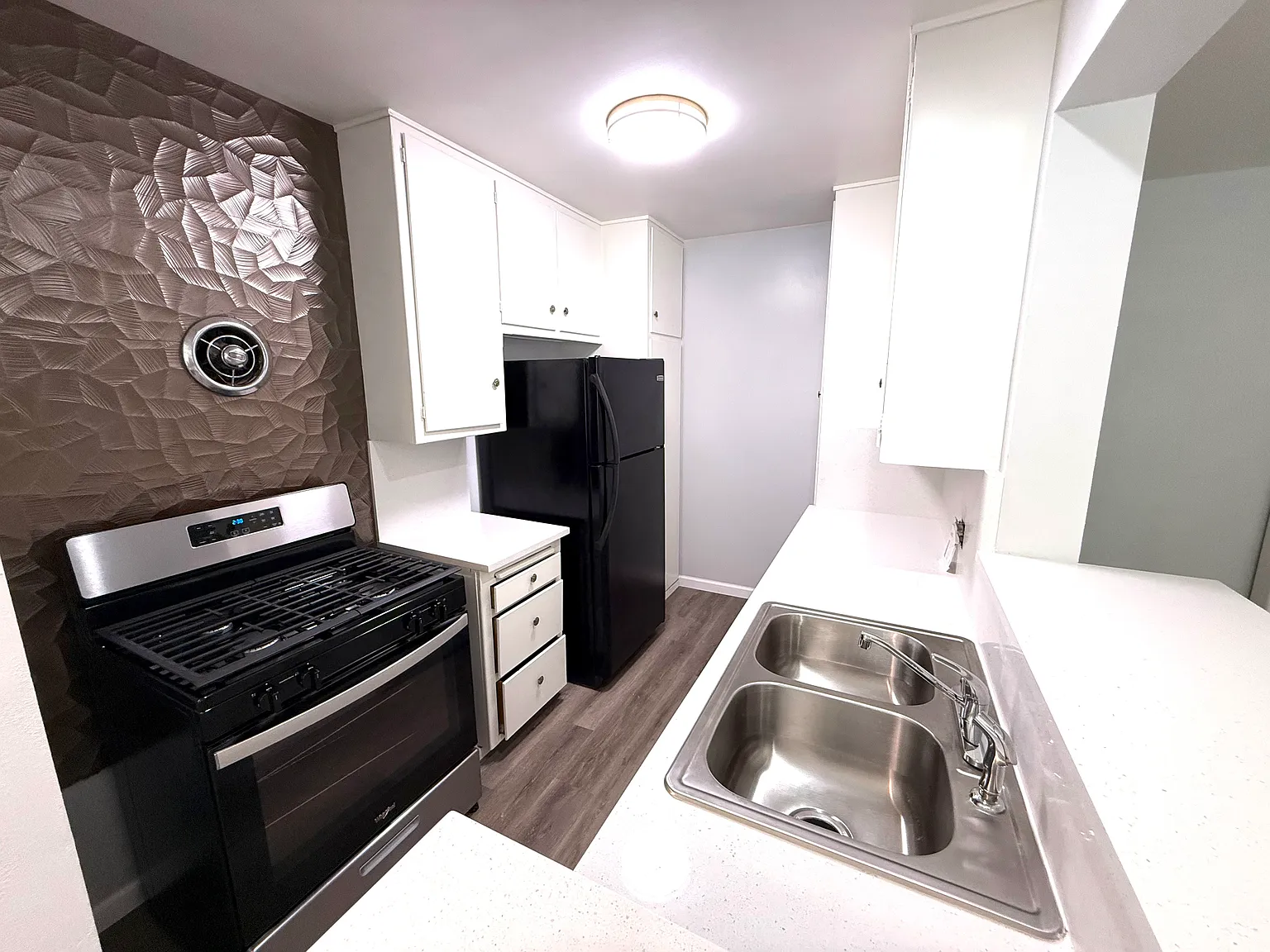 342 E Orlando Way — Photo 3