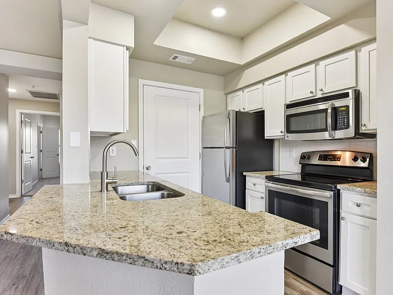 Waters Edge Apartment Homes — Photo 141