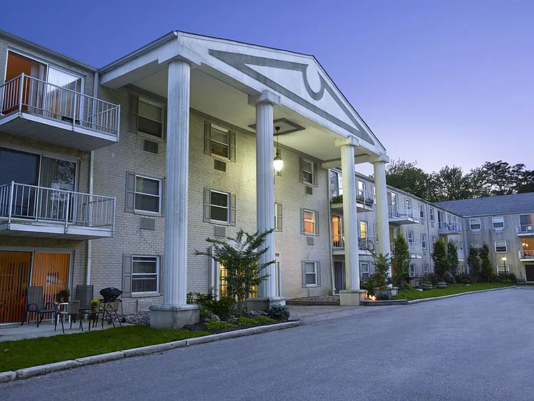 Green Valley Manor — Photo 19