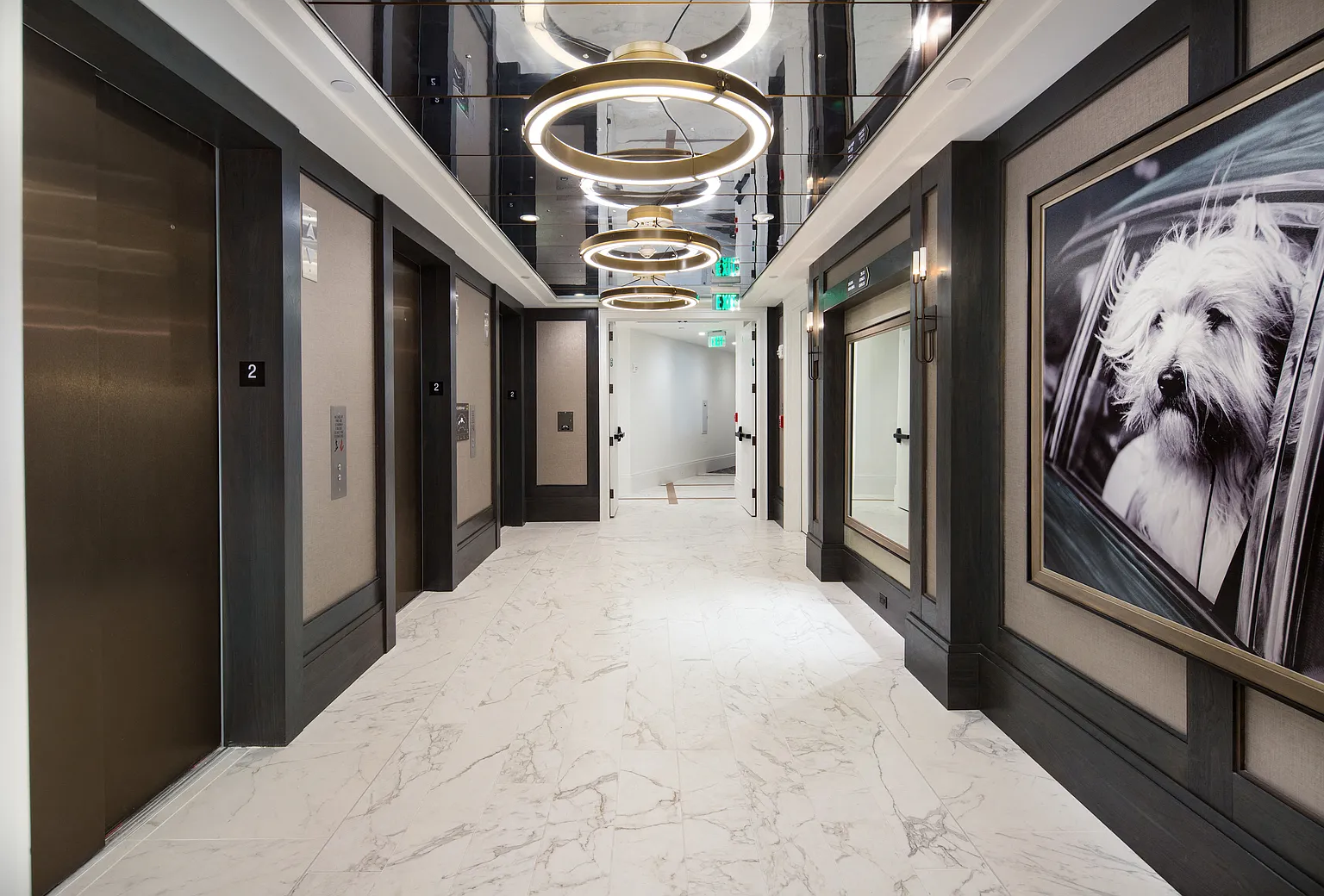 The Huntley Luxury Apartments — Photo 3