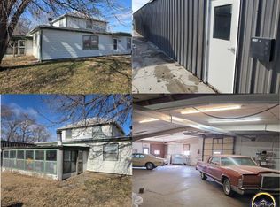 112 S 6th St, Clay Center, KS 67432