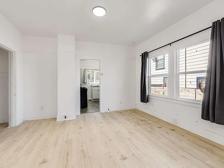 1629 Foothill Blvd — Photo 8