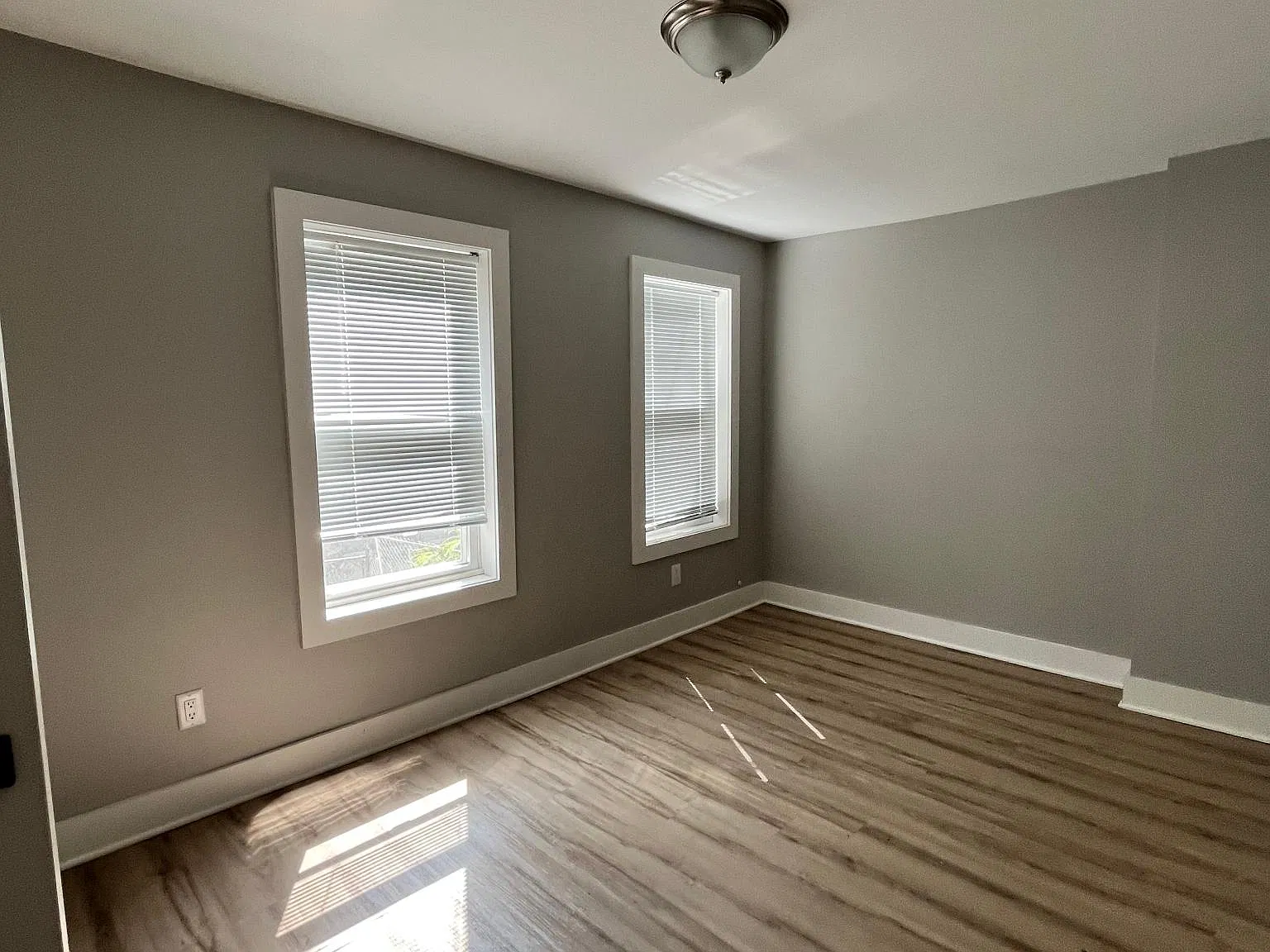 2 bed, 800 sqft, $1,875 — Photo 4