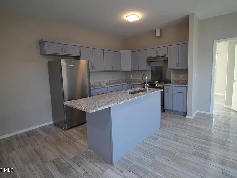 517 Val Verde St #B — Photo 16