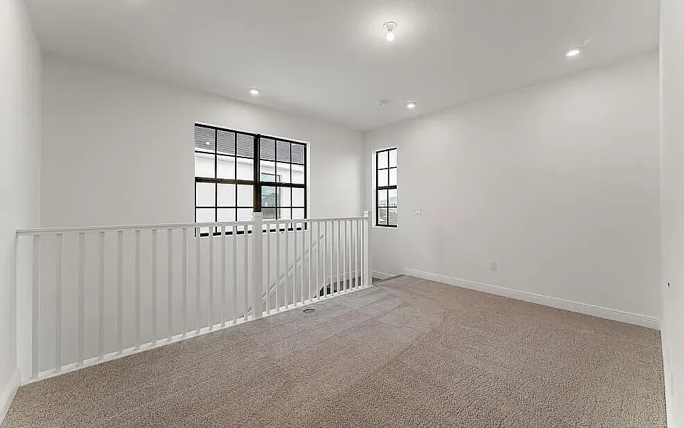 3 bed, 2393 sqft, $4,600 — Photo 3