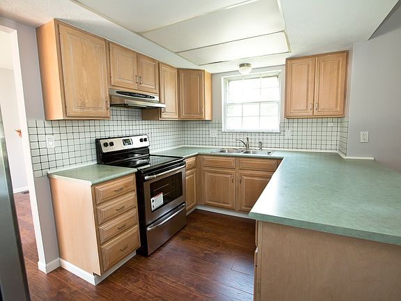4th image of 1284 Fletcher Dr