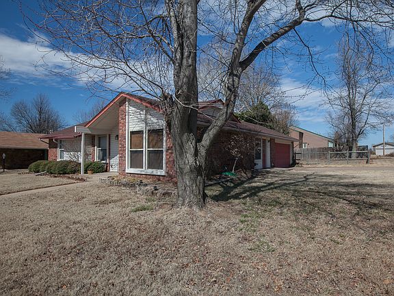 Tilt-in vinyl windows