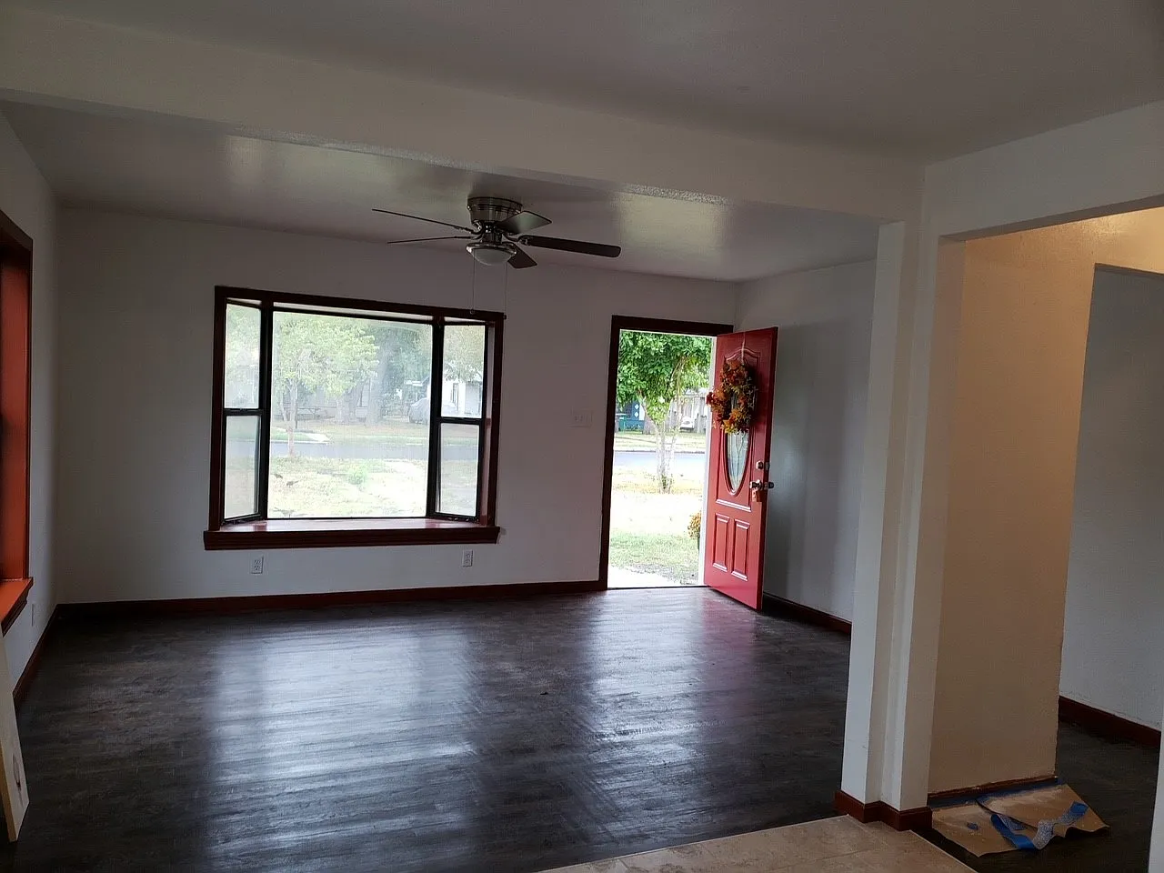 2 bed, 786 sqft, $1,300 — Photo 3