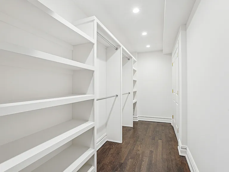 1160 5th Ave #601 — Photo 16