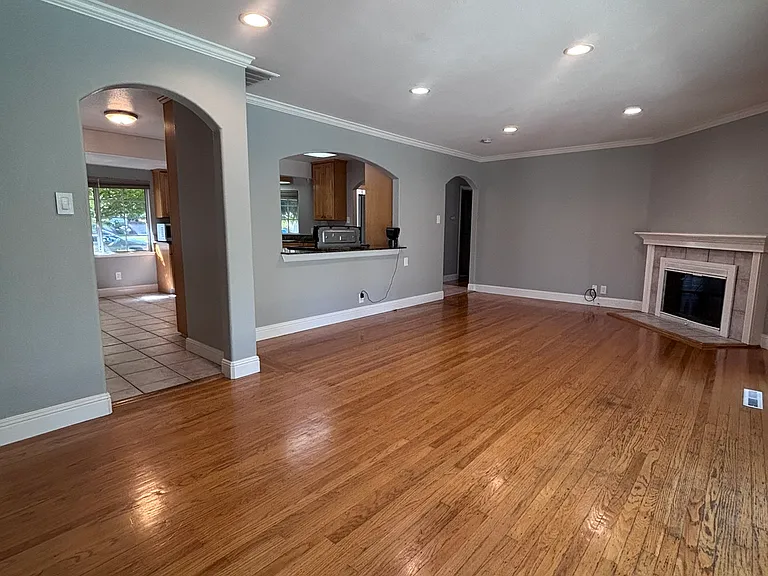 4992 Mattos Dr — Photo 9