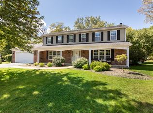 160 Hilltop Ave, Barrington, IL 60010