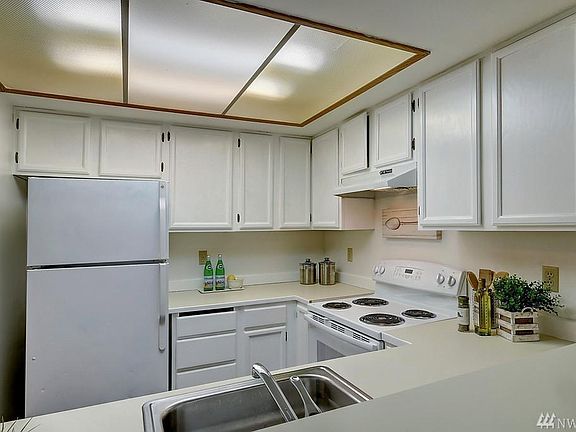 4th image of 13717 Linden Ave N APT 220