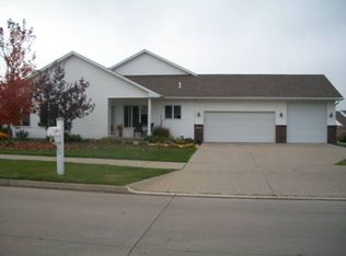1950 Andrews Dr, Pleasant Hill, IA 50327