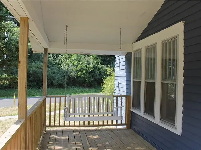 360 S Indiana Ave — Photo 2