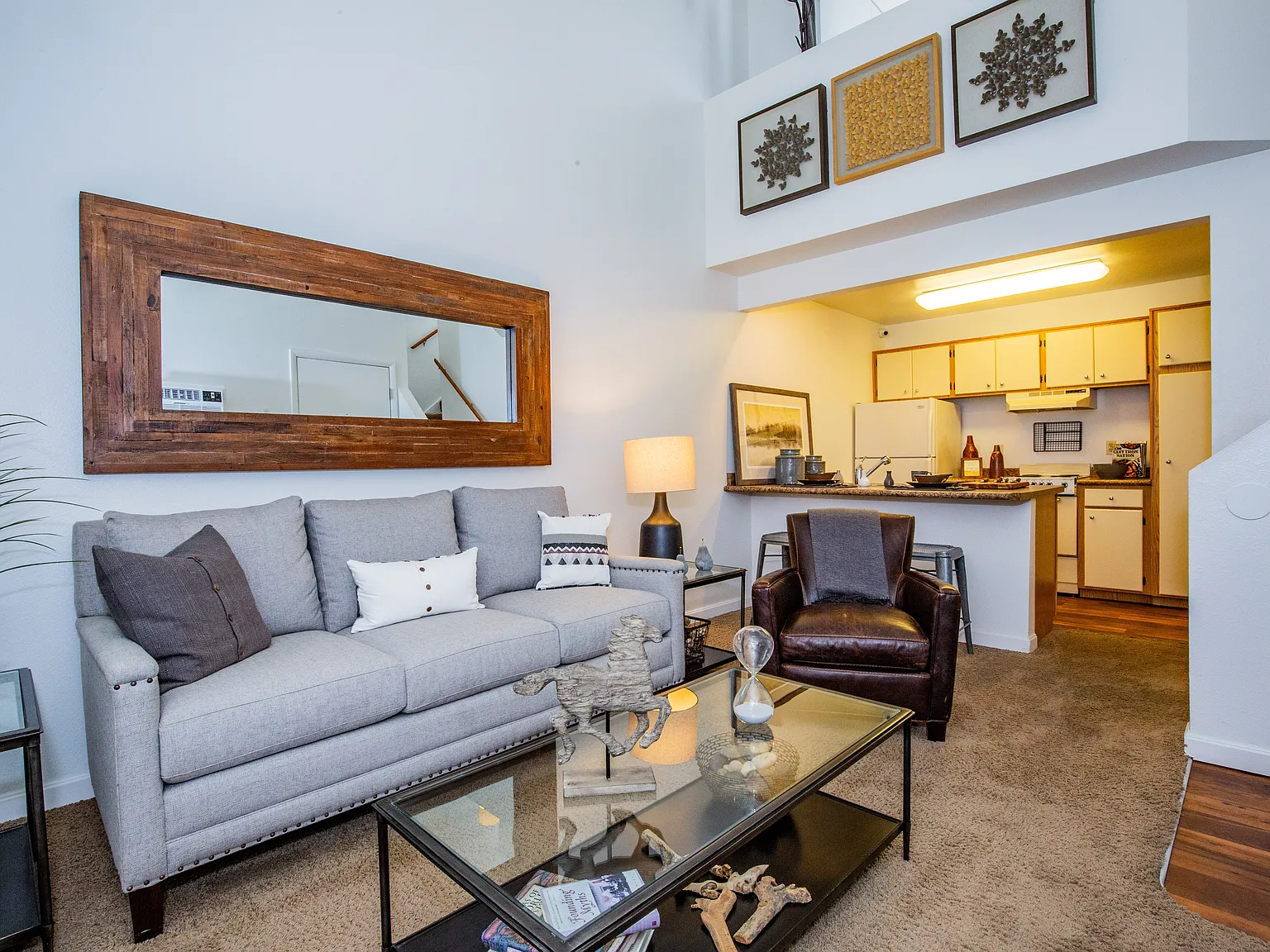 Sky Harbor Apartments — Photo 3