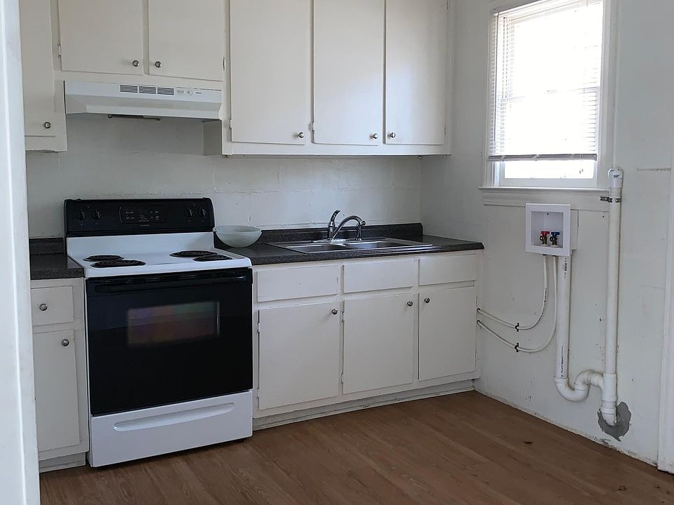 2nd image of 205 E 1st St APT A