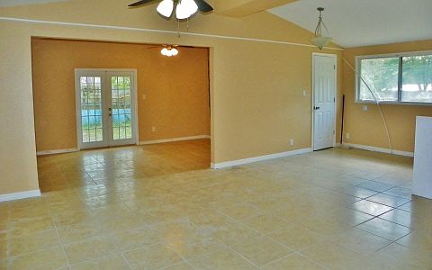 2nd image of 194 SW Shady Oak Way